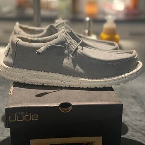 Hey Dude Wally stretch